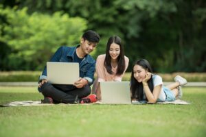 学生向けのスノボバスツアーは大人数グループで楽しめるの？